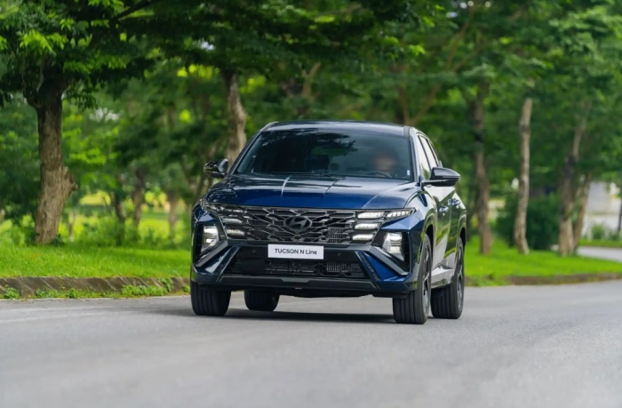 Gi&aacute; xe Hyundai Tucson lăn b&aacute;nh giữa th&aacute;ng 3/2026 đang rẻ kh&ocirc;ng k&eacute;m Mazda CX-5, hạ đo v&aacute;n Honda CR-V ảnh 4