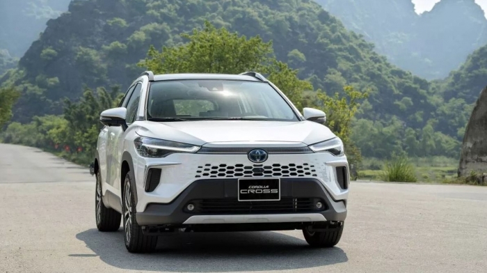 Gi&aacute; xe Toyota Corolla Cross lăn b&aacute;nh giữa th&aacute;ng 3/2026 &lsquo;rẻ như rau&rsquo;, quyết cho Kia Seltos &lsquo;đo v&aacute;n&rsquo; ảnh 2