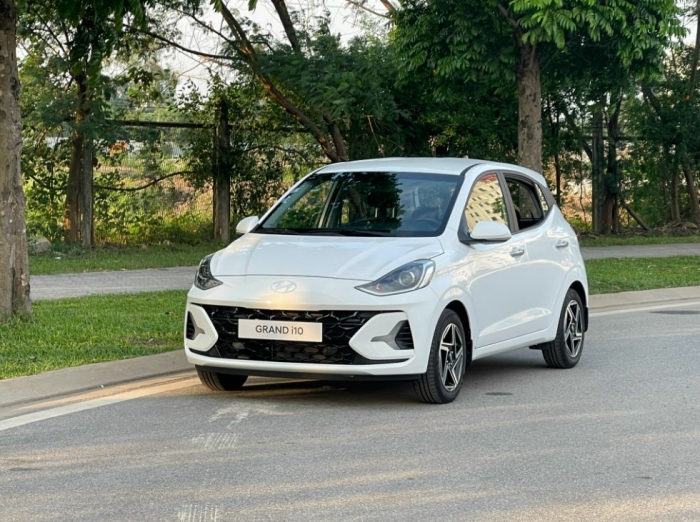Gi&aacute; lăn b&aacute;nh Hyundai Grand i10 đầu th&aacute;ng 4/2026 rẻ như &lsquo;tr&ograve; đ&ugrave;a ng&agrave;y c&aacute; th&aacute;ng 4&rsquo;, đả bại Kia Morning ảnh 1