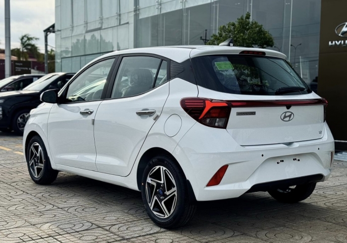 Gi&aacute; lăn b&aacute;nh Hyundai Grand i10 đầu th&aacute;ng 4/2026 rẻ như &lsquo;tr&ograve; đ&ugrave;a ng&agrave;y c&aacute; th&aacute;ng 4&rsquo;, đả bại Kia Morning ảnh 3