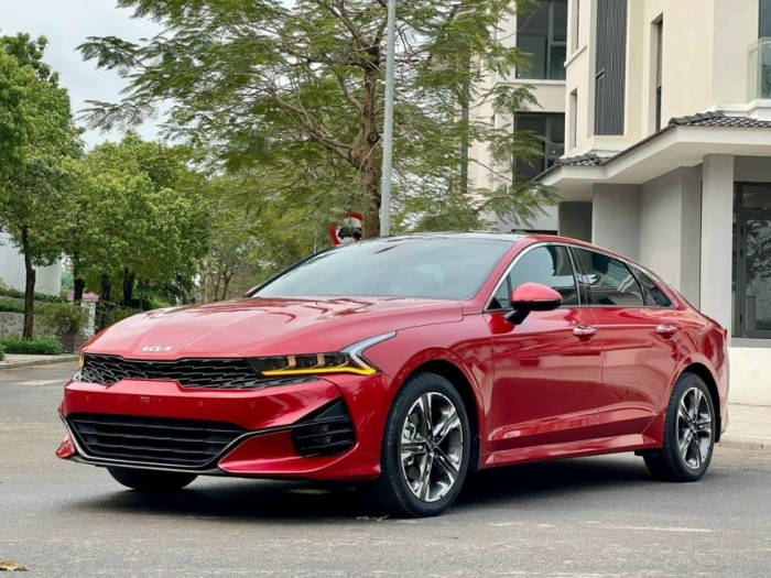 Kia K5 nhận ưu đ&atilde;i khủng gi&uacute;p gi&aacute; lăn b&aacute;nh giảm s&acirc;u cuối th&aacute;ng 1/2026, quyết &lsquo;triệt hạ&rsquo; Toyota Camry ảnh 3