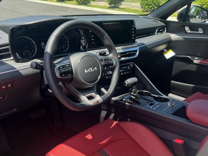 Kia K5 nhận ưu đ&atilde;i khủng gi&uacute;p gi&aacute; lăn b&aacute;nh giảm s&acirc;u cuối th&aacute;ng 1/2026, quyết &lsquo;triệt hạ&rsquo; Toyota Camry ảnh 6