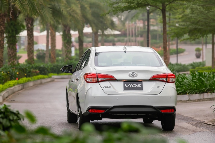 Gi&aacute; lăn b&aacute;nh Toyota Vios cuối th&aacute;ng 3/2026 lao dốc &lsquo;mất phanh&rsquo;, &aacute;t v&iacute;a Honda City v&agrave; Hyundai Accent ảnh 3