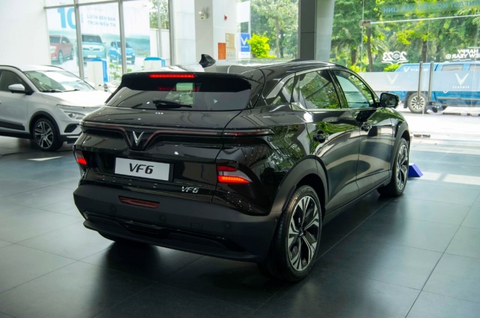 Gi&aacute; lăn b&aacute;nh xe điện VinFast VF 6 cập nhật cuối th&aacute;ng 3/2026 cực rẻ: Lựa chọn s&aacute;ng suốt khi xăng đắt ảnh 3