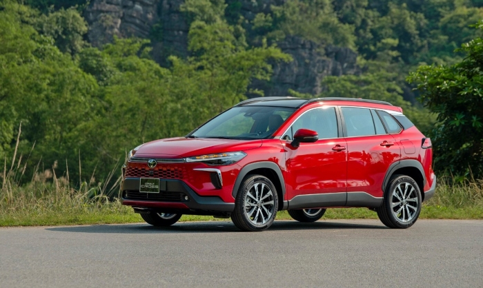Gi&aacute; xe Toyota Corolla Cross lăn b&aacute;nh giữa th&aacute;ng 3/2026 &lsquo;rẻ như rau&rsquo;, quyết cho Kia Seltos &lsquo;đo v&aacute;n&rsquo; ảnh 1