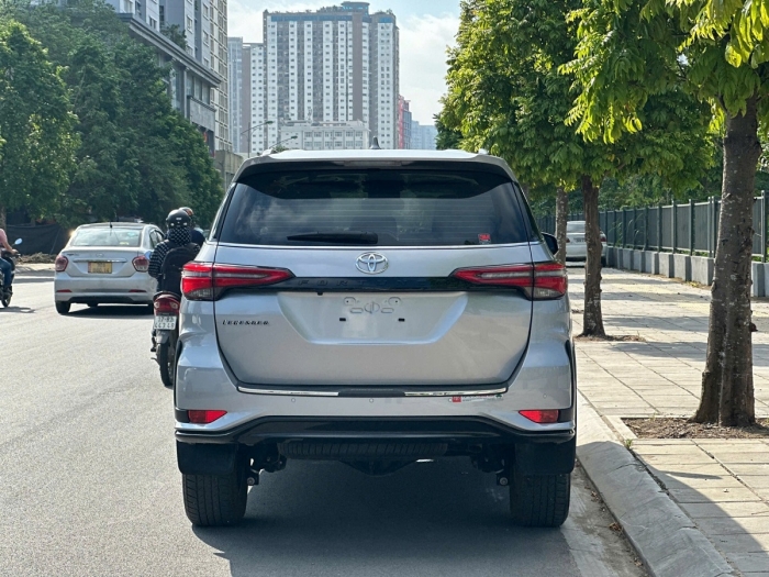 Toyota Fortuner c&oacute; gi&aacute; lăn b&aacute;nh &lsquo;rẻ như cho&rsquo; cuối th&aacute;ng 3/2026, &lsquo;hạ đo v&aacute;n&rsquo; Santa Fe v&agrave; Ford Everest ảnh 3