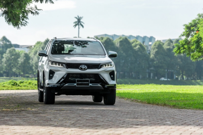 Toyota Fortuner c&oacute; gi&aacute; lăn b&aacute;nh &lsquo;rẻ như cho&rsquo; cuối th&aacute;ng 3/2026, &lsquo;hạ đo v&aacute;n&rsquo; Santa Fe v&agrave; Ford Everest ảnh 4
