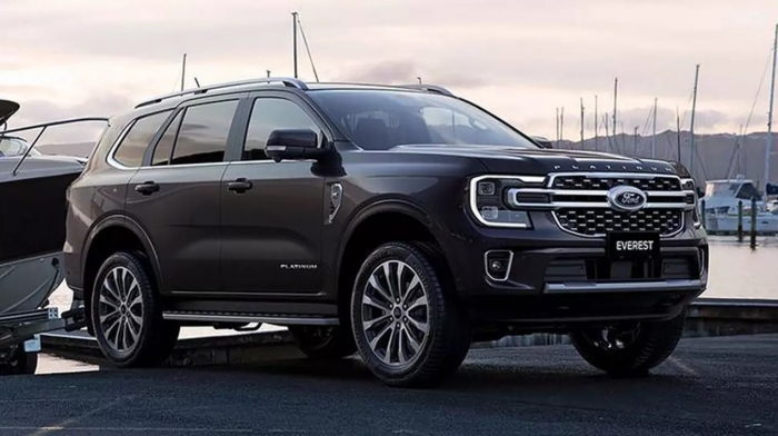 Gi&aacute; xe Ford Everest lăn b&aacute;nh đầu th&aacute;ng 4/2026 cực rẻ, &lsquo;đ&egrave; đầu&rsquo; Hyundai Santa Fe v&agrave; Toyota Fortuner ảnh 3