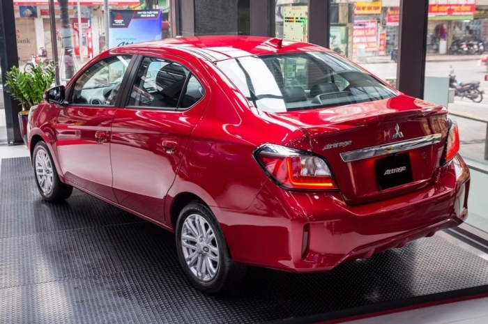 Gi&aacute; xe Mitsubishi Attrage lăn b&aacute;nh cập nhật đầu th&aacute;ng 4/2026 rẻ &aacute;t v&iacute;a Toyota Vios v&agrave; Hyundai Accent ảnh 4