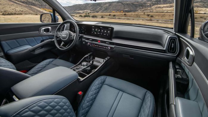 Kia Sorento giảm gi&aacute; lăn b&aacute;nh cực s&acirc;u đầu th&aacute;ng 3/2026, &lsquo;ăn thua đủ&rsquo; với Everest v&agrave; Toyota Fortune ảnh 4