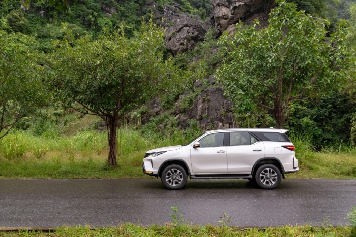 &lsquo;Chơi tất tay&rsquo; Ford Everest v&agrave; Santa Fe, Toyota Fortuner hạ gi&aacute; lăn b&aacute;nh đầu th&aacute;ng 4/2026 cực rẻ ảnh 2