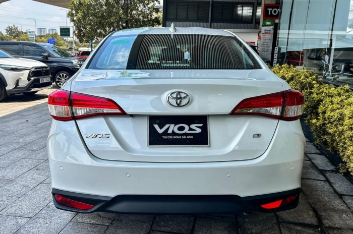 Gi&aacute; lăn b&aacute;nh Toyota Vios cuối th&aacute;ng 3/2026 lao dốc &lsquo;mất phanh&rsquo;, &aacute;t v&iacute;a Honda City v&agrave; Hyundai Accent ảnh 3