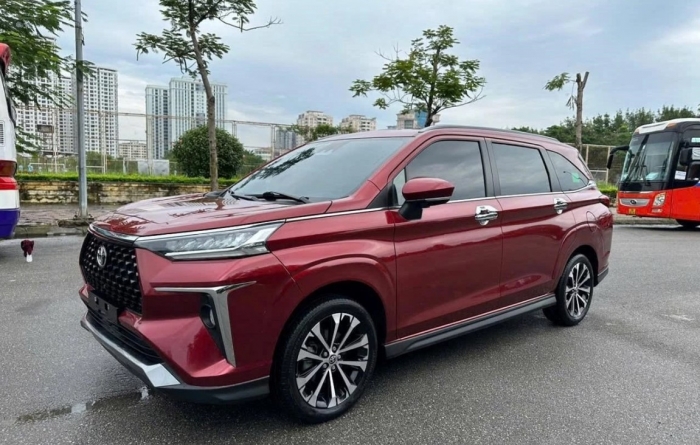 Gi&aacute; lăn b&aacute;nh Toyota Veloz Cross giảm &lsquo;kh&ocirc;ng phanh&rsquo; đầu th&aacute;ng 4/2026, &lsquo;khắc chế&rsquo; Mitsubishi Xpander ảnh 2
