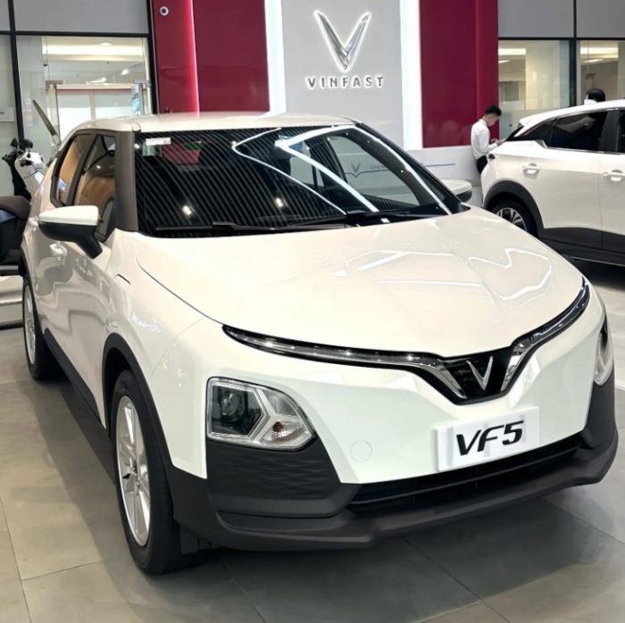 Gi&aacute; lăn b&aacute;nh VinFast VF 5 đầu th&aacute;ng 4/2026: Rẻ so với trang bị, l&agrave; &lsquo;cứu c&aacute;nh&rsquo; khi gi&aacute; xăng dầu cao ảnh 2
