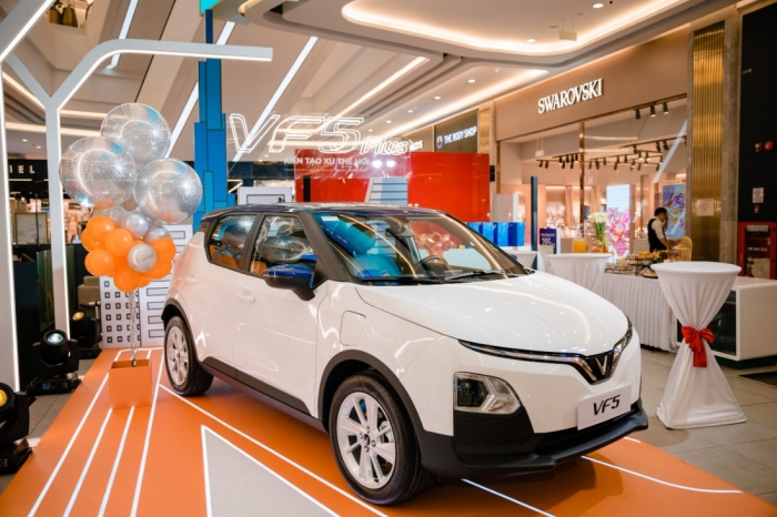 Gi&aacute; lăn b&aacute;nh VinFast VF 5 đầu th&aacute;ng 4/2026: Rẻ so với trang bị, l&agrave; &lsquo;cứu c&aacute;nh&rsquo; khi gi&aacute; xăng dầu cao ảnh 4