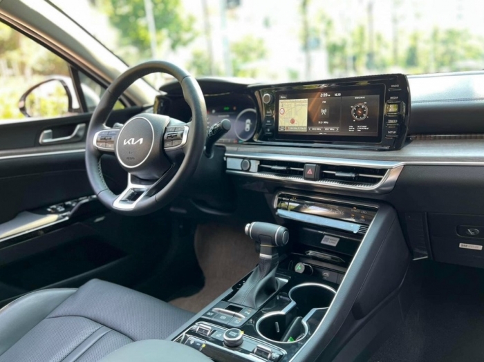 Nhận ưu đ&atilde;i khủng, gi&aacute; lăn b&aacute;nh Kia K5 đầu th&aacute;ng 4/2026 giảm cực sốc, rẻ &lsquo;&aacute;t v&iacute;a&rsquo; Toyota Camry ảnh 6