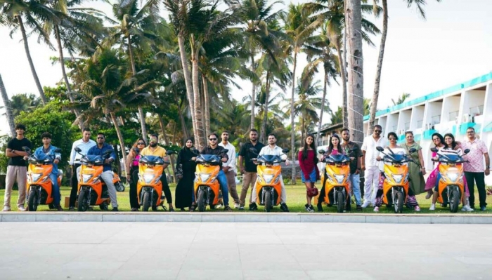 Gi&aacute; xăng dầu chiều 19/4: RON 95 &lsquo;b&aacute;n như biếu&rsquo;, &lsquo;kẻ hủy diệt&rsquo; Honda SH Mode ra mắt gi&aacute; 57 triệu đồng ảnh 3