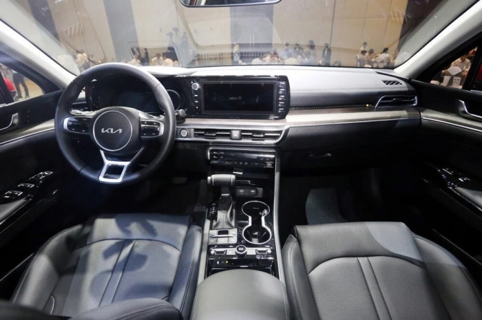 Quyết &lsquo;lật đổ&rsquo; Toyota Camry, Kia K5 tung &lsquo;si&ecirc;u ưu đ&atilde;i&rsquo; giảm s&acirc;u gi&aacute; lăn b&aacute;nh giữa th&aacute;ng 4/2026 ảnh 6