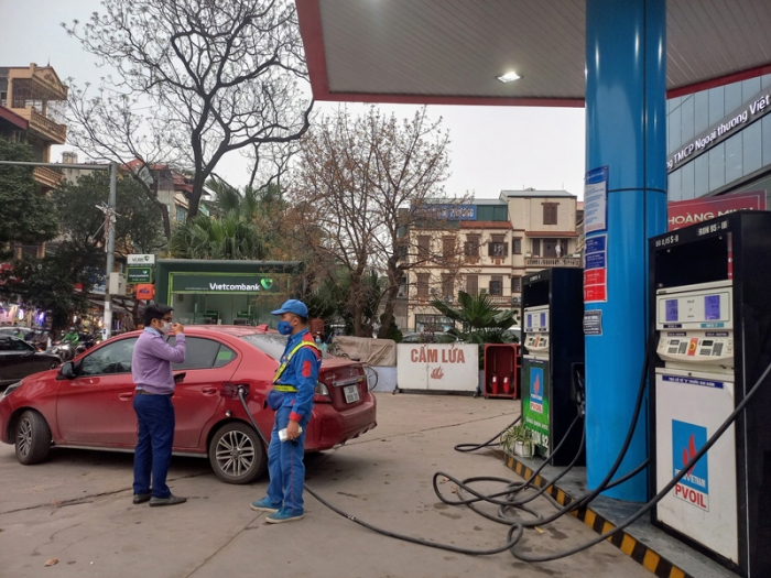 Gi&aacute; xăng dầu cập nhật tối nay 25/4: RON 92 v&agrave; RON 95 &lsquo;rẻ cắt gốc&rsquo;, gi&aacute; lăn b&aacute;nh VinFast VF 6 cuối th&aacute;ng 4/2026 'về đ&aacute;y' ảnh 1