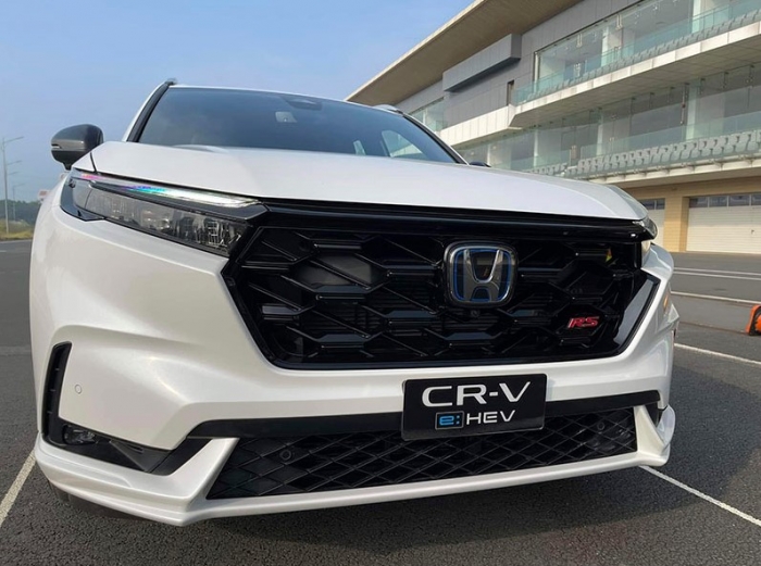 Gi&aacute; xăng dầu tối nay 23/4 đồng loạt 'lao dốc', c&oacute; loại giảm 1.159 đồng/L, Honda CR-V hạ gi&aacute; lăn b&aacute;nh ảnh 6