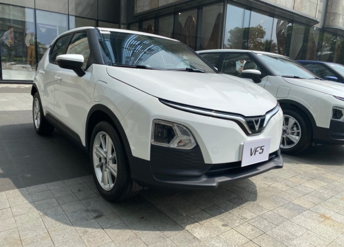 Gi&aacute; xăng dầu mới nhất trưa 20/4: RON 92 v&agrave; RON 95 &lsquo;rẻ như b&ugrave;n&rsquo;, gi&aacute; lăn b&aacute;nh VinFast VF 5 thế n&agrave;o? ảnh 2