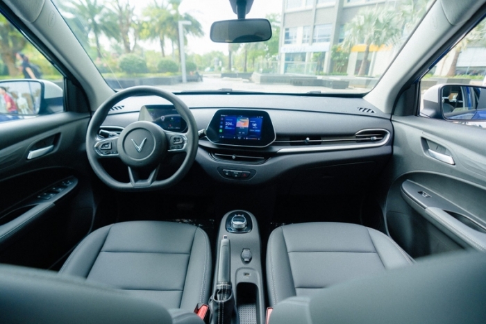 Gi&aacute; xăng dầu mới nhất trưa 20/4: RON 92 v&agrave; RON 95 &lsquo;rẻ như b&ugrave;n&rsquo;, gi&aacute; lăn b&aacute;nh VinFast VF 5 thế n&agrave;o? ảnh 6