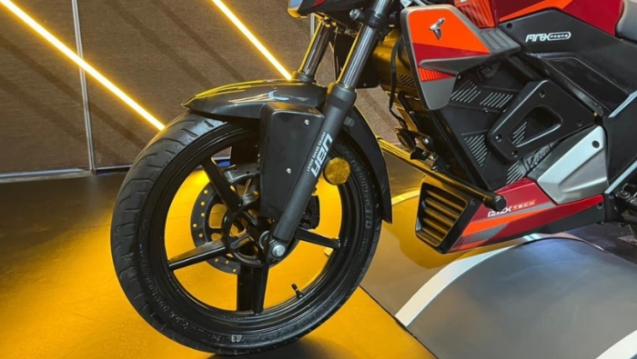 Gi&aacute; xăng dầu chiều 30/4: Xăng RON 95 biến động cực lớn, xe m&aacute;y &lsquo;quốc d&acirc;n&rsquo; mới kh&ocirc;ng cần đổ xăng ra mắt gi&aacute; 24 triệu đồng ảnh 5