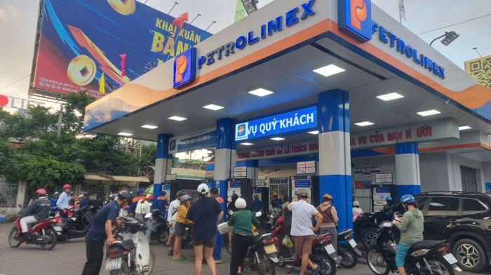 Gi&aacute; xăng dầu s&aacute;ng nay ng&agrave;y 29/4: Dầu diesel, xăng RON 92 v&agrave; RON 95 đồng loạt giảm &lsquo;kịch kim&rsquo;, gi&aacute; lăn b&aacute;nh Kia K5 cực rẻ ảnh 1