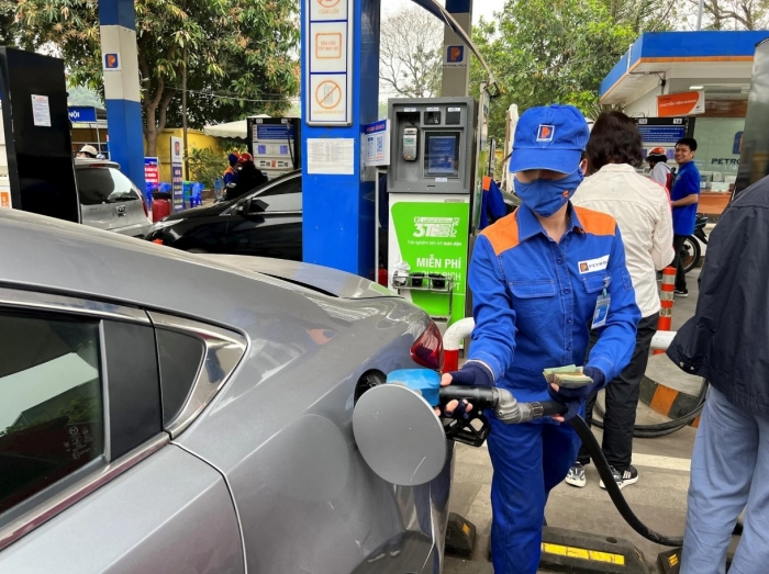 Gi&aacute; xăng dầu chiều nay ng&agrave;y 2/5: Dầu diesel, xăng RON 92 v&agrave; RON 95 &lsquo;rẻ nhất khu vực&rsquo;, gi&aacute; lăn b&aacute;nh Hyundai Tucson giảm ảnh 1