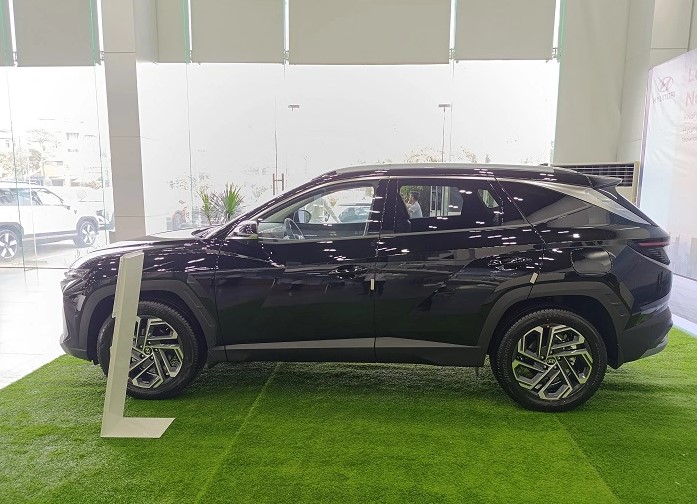 Gi&aacute; xăng dầu chiều nay ng&agrave;y 2/5: Dầu diesel, xăng RON 92 v&agrave; RON 95 &lsquo;rẻ nhất khu vực&rsquo;, gi&aacute; lăn b&aacute;nh Hyundai Tucson giảm ảnh 3