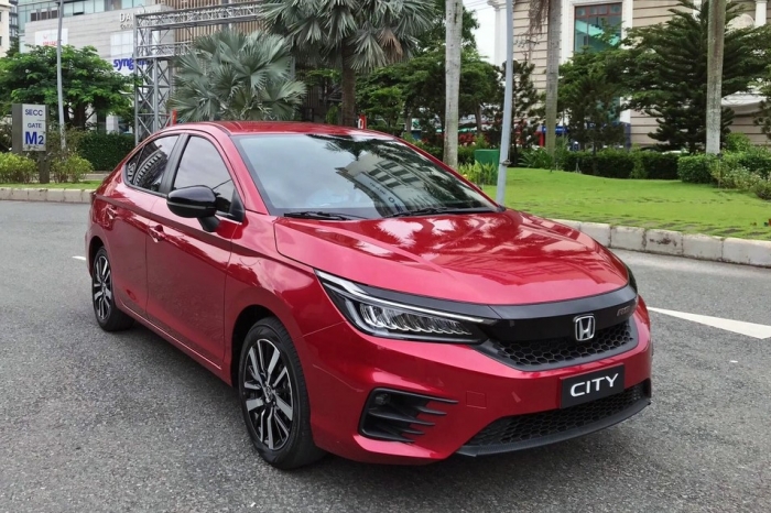 Gi&aacute; xăng dầu trưa nay 4/5: Dầu diesel rẻ, xăng RON 92 v&agrave; RON 95 thấp hơn &lsquo;đỉnh&rsquo; gần 10.000 đồng/l&iacute;t, gi&aacute; Honda City mềm ảnh 2
