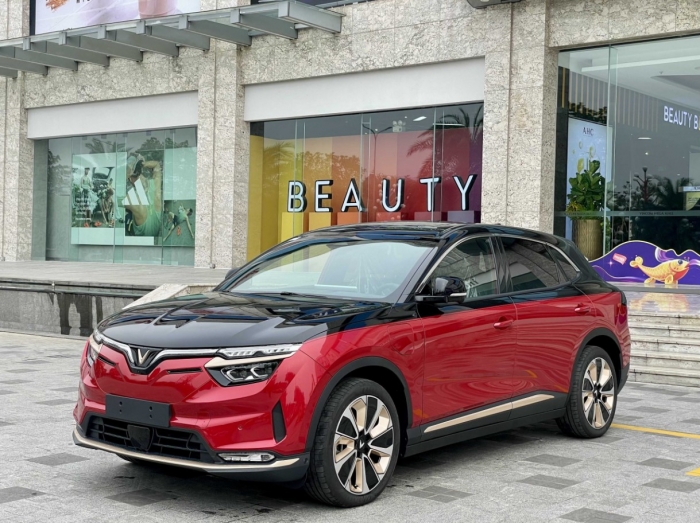 Gi&aacute; xăng dầu h&ocirc;m nay 17/5: Dầu diesel về &lsquo;đ&aacute;y&rsquo; mới, xăng RON 95 &lsquo;rụng&rsquo; hơn 9.700 đồng từ đỉnh, gi&aacute; lăn b&aacute;nh VinFast VF 8 ảnh 2