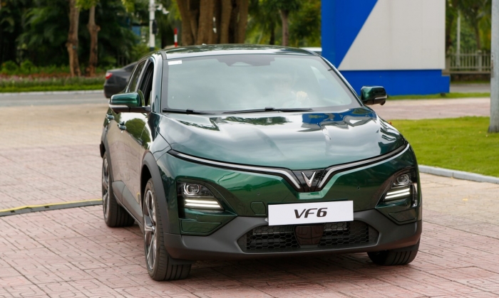 Gi&aacute; xăng dầu trưa nay ng&agrave;y 14/5: Xăng RON 95 &lsquo;tụt&rsquo; 6.340 đồng/l&iacute;t so với đỉnh, gi&aacute; lăn b&aacute;nh VinFast VF 6 cực 'hời' ảnh 2
