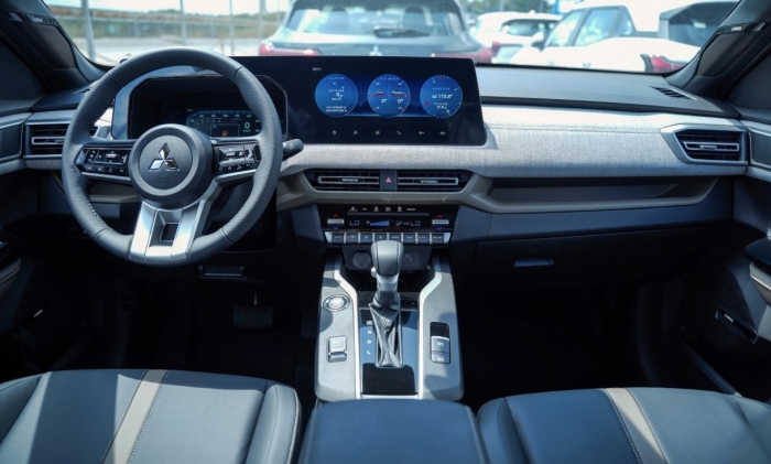 Gi&aacute; xăng dầu chiều nay 18/5: Xăng RON 95 &lsquo;tụt dốc&rsquo; về gần 24.000 đồng/l&iacute;t, gi&aacute; lăn b&aacute;nh Mitsubishi Xforce giảm mạnh ảnh 6