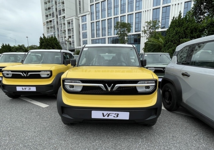 Gi&aacute; xăng dầu h&ocirc;m nay 18/5: Xăng RON 95 giảm mạnh, dầu diesel &lsquo;cắm đầu&rsquo; gần 20.000 đồng/l&iacute;t, gi&aacute; lăn b&aacute;nh VinFast VF 3 ảnh 4