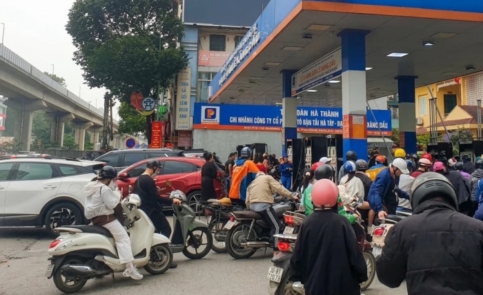 Gi&aacute; xăng dầu h&ocirc;m nay 19/5: Xăng RON 95 giảm &lsquo;đứt phanh&rsquo; về gần mốc 20.000 đồng/l&iacute;t, gi&aacute; lăn b&aacute;nh Mazda CX-5 cũng cực rẻ ảnh 1