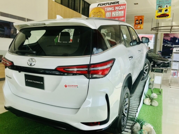 Gi&aacute; xăng dầu h&ocirc;m nay 22/5: Xăng RON 95 rẻ hơn đỉnh 8.300 đồng, gi&aacute; lăn b&aacute;nh Toyota Fortuner giảm 'sập s&agrave;n' ảnh 4