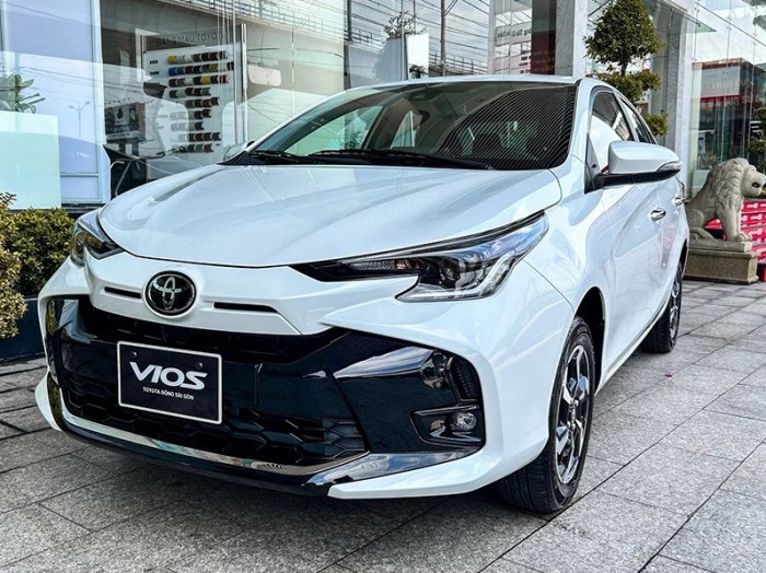 Gi&aacute; xăng dầu trưa nay ng&agrave;y 18/5: Dầu Diesel lại giảm s&acirc;u, xăng RON 95 &lsquo;rớt&rsquo; gần 9.800 đồng/l&iacute;t, gi&aacute; lăn b&aacute;nh Toyota Vios ảnh 2