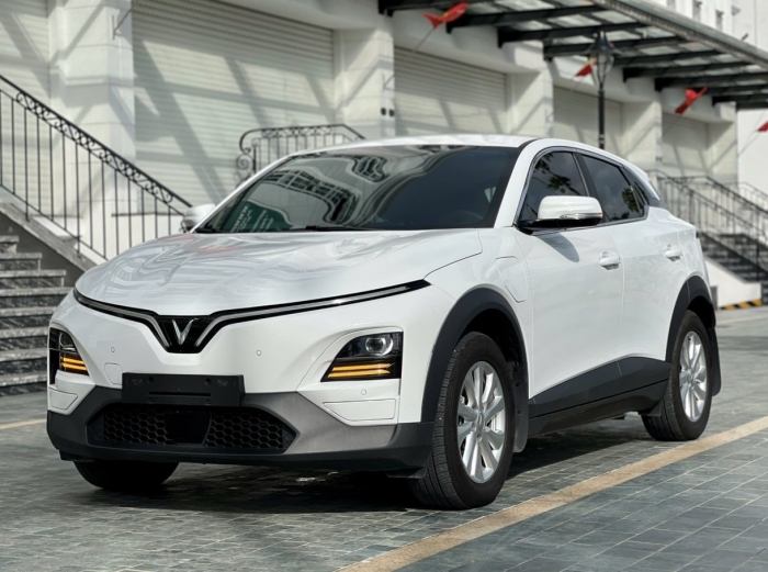 Gi&aacute; xăng dầu h&ocirc;m nay 25/5: Dầu diesel mất hơn 16.000 đồng, xăng RON 95 &lsquo;rơi&rsquo; 8.300 đồng/l&iacute;t, gi&aacute; lăn b&aacute;nh VinFast VF 6 ảnh 3
