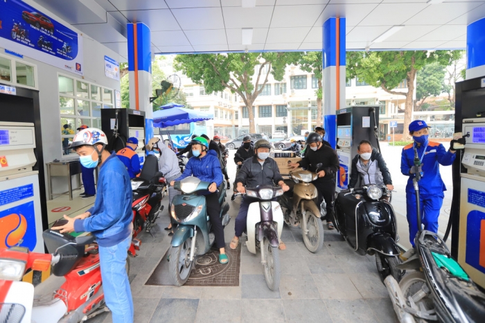 Gi&aacute; xăng dầu h&ocirc;m nay 27/5: RON 92, RON 95 v&agrave; dầu diesel đều đang &lsquo;rẻ như cho&rsquo;, sắp giảm th&ecirc;m 1.400 - 2.300 đồng/l&iacute;t ảnh 1