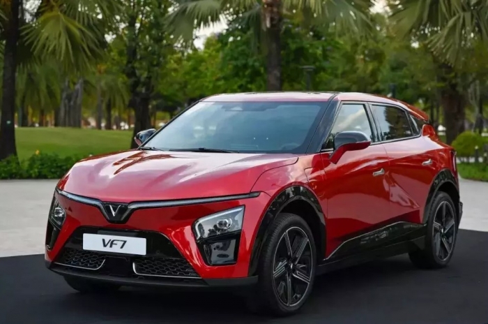 Gi&aacute; xăng dầu trưa 26/5: Dầu diesel &lsquo;ng&atilde; c&acirc;y&rsquo; mất hơn 16.000 đồng/l&iacute;t, RON 92 v&agrave; RON 95 vẫn rẻ, gi&aacute; lăn b&aacute;nh VinFast VF 7 ảnh 2