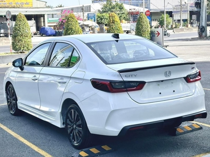 Gi&aacute; xăng dầu trưa nay 29/5: E10 RON 95 giảm &lsquo;mất phanh&rsquo;, dầu diesel &lsquo;bốc hơi&rsquo; 17.130 đồng/l&iacute;t, gi&aacute; lăn b&aacute;nh Honda City ảnh 4
