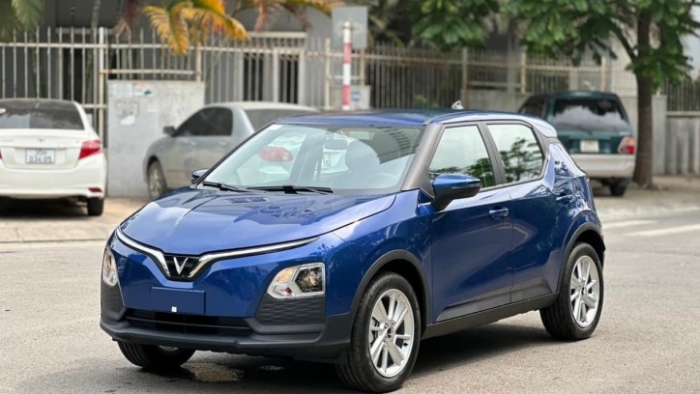 Bảng gi&aacute; xăng dầu trưa nay 1/6: E10 giảm hơn 7.000 đồng/l&iacute;t, dầu diesel &lsquo;g&atilde;y&rsquo; hơn 17.000 đồng, gi&aacute; lăn b&aacute;nh VinFast VF 5 ảnh 3