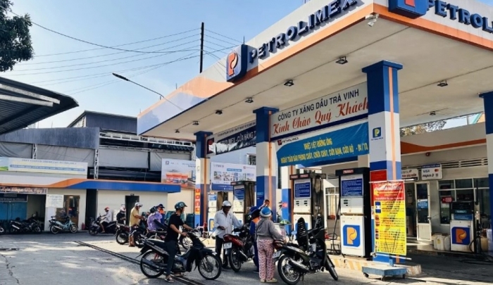 Gi&aacute; xăng dầu chiều 11/6: E10 v&agrave; RON 92 c&ugrave;ng giảm s&acirc;u về gần mức 20.000 đồng, dầu diesel cực rẻ, gi&aacute; đầy b&igrave;nh &ocirc; t&ocirc; Mazda ảnh 1