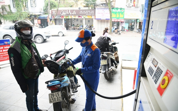 Gi&aacute; xăng dầu h&ocirc;m nay chiều 19/6: RON 92 rẻ hiếm thấy, E10 giảm s&acirc;u hơn 10.000 đồng/l&iacute;t, gi&aacute; lăn b&aacute;nh Mazda CX-5 ra sao? ảnh 1