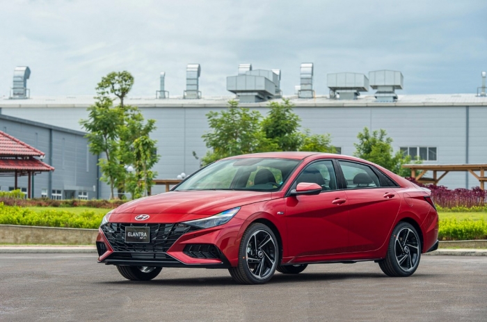 Gi&aacute; xăng dầu h&ocirc;m nay trưa 17/6: RON 92 v&agrave; E10 giảm hơn 8.700 &ndash; 9.300 đồng/l&iacute;t, Hyundai Elantra lăn b&aacute;nh cực rẻ ảnh 2
