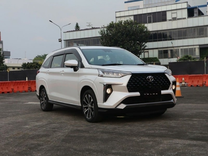 Gi&aacute; xăng dầu chiều 26/6: E10 giảm hơn 11.000 đồng/l&iacute;t, RON 92 &lsquo;vừa b&aacute;n vừa cho&rsquo;, gi&aacute; lăn b&aacute;nh Toyota Veloz Cross ra sao? ảnh 4