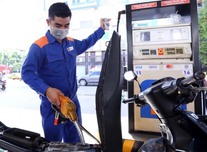 Gi&aacute; xăng dầu trưa 29/6: E10 v&agrave; RON 92 đồng loạt &lsquo;ph&aacute; đ&aacute;y&rsquo;, dầu diesel giảm gần 23.000 đồng/l&iacute;t, gi&aacute; lăn b&aacute;nh Mazda CX-5 ảnh 1