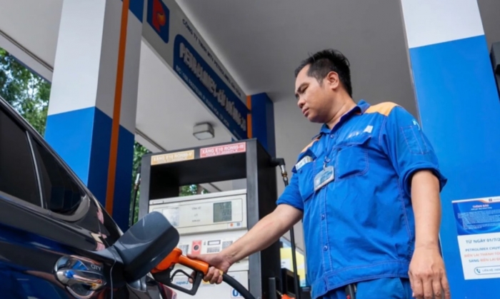 Gi&aacute; xăng dầu chiều 1/7: Dầu diesel tụt hơn 22.000 đồng/l&iacute;t, E10 v&agrave; RON 92 vẫn &lsquo;rẻ như b&egrave;o&rsquo;, bảng gi&aacute; đầy b&igrave;nh &ocirc; t&ocirc; Mazda ảnh 1