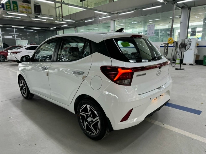 Gi&aacute; xăng dầu chiều 6/7: RON 92 tụt về mốc 19.000 đồng/l&iacute;t, E10 &aacute;p s&aacute;t &lsquo;đ&aacute;y&rsquo; mới, Hyundai Grand i10 lăn b&aacute;nh cực rẻ ảnh 4